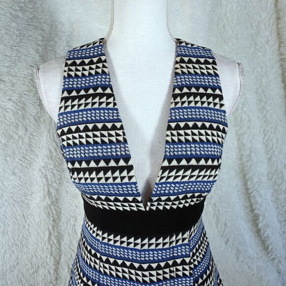 BCBGENERATIONS BLUE & BLACK STRIPED JACQUARD DRESS SZ.8 EUC - Picture 4 of 10